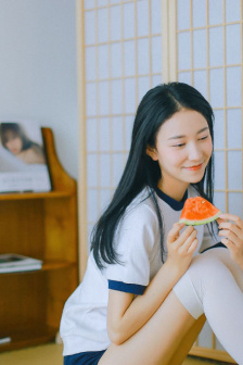 年轻的女朋友2免费看